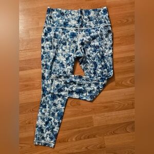 Blue and White Floral Tights Athleta Salutation Stash 7/8